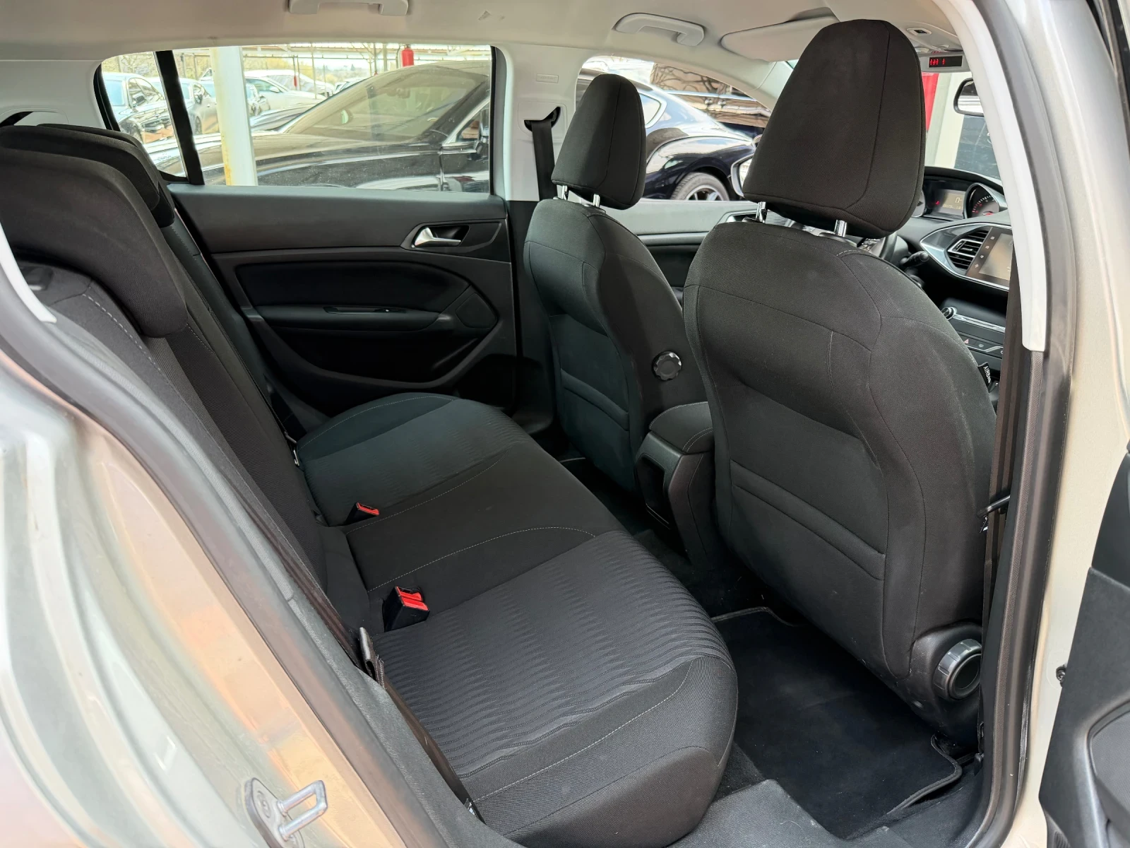 Peugeot 308 1.6HDI#NAVI#АВТОПИЛОТ#НАПЪЛНО ОБСЛУЖЕН ДВГ#ПЕРФЕКТ, снимка 12 - Автомобили и джипове - 54045685