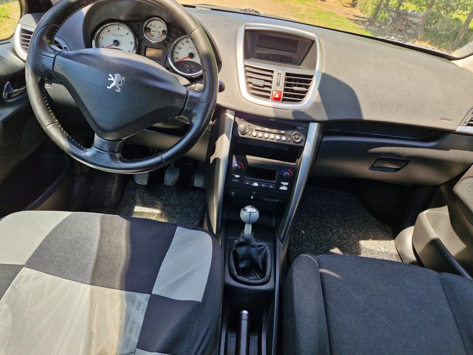 Peugeot 207 1.4HDI, снимка 9 - Автомобили и джипове - 54573895