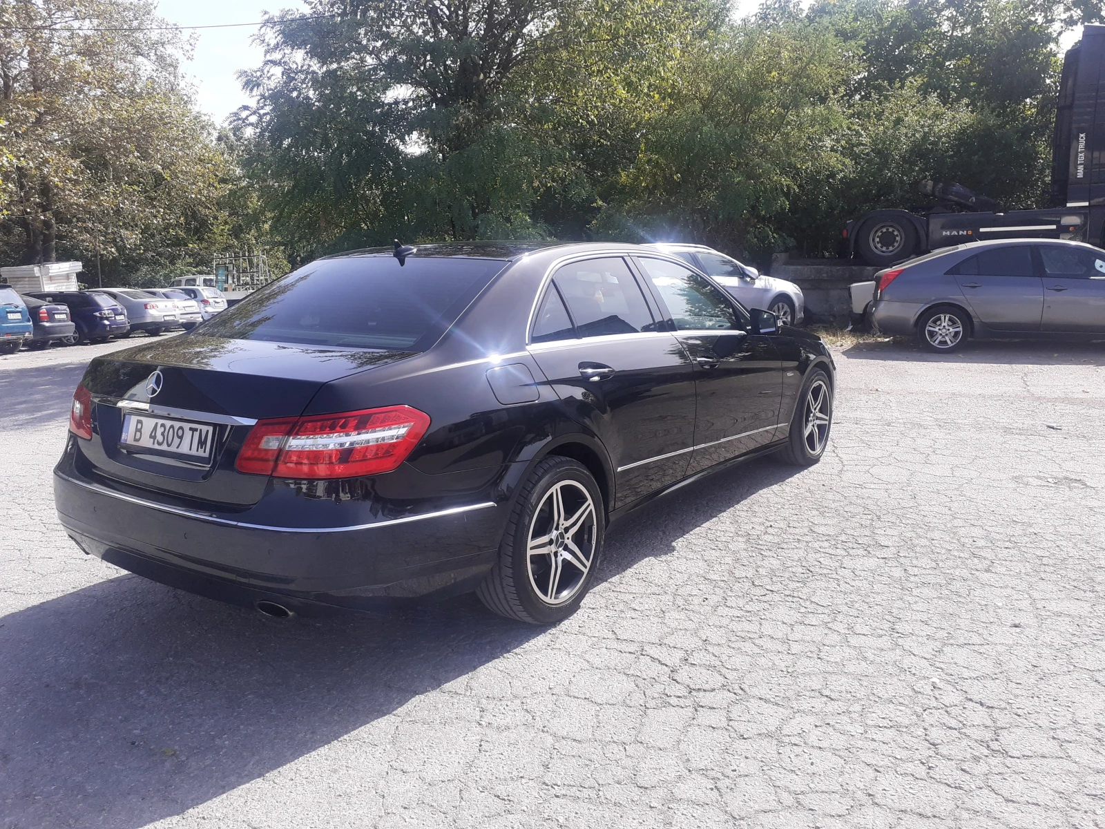 Mercedes-Benz E 350, снимка 3 - Автомобили и джипове - 55477186
