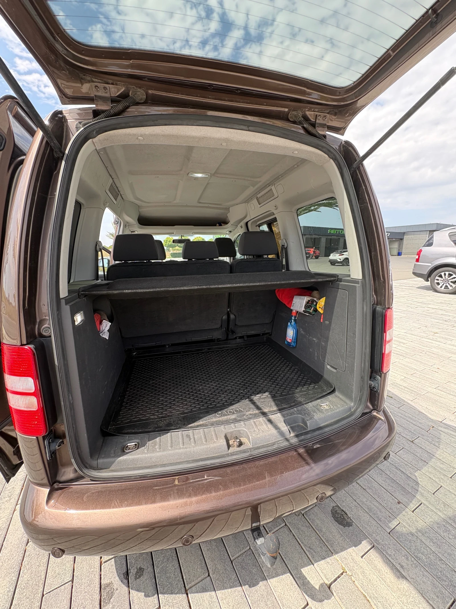 VW Caddy, снимка 9 - Автомобили и джипове - 55875519