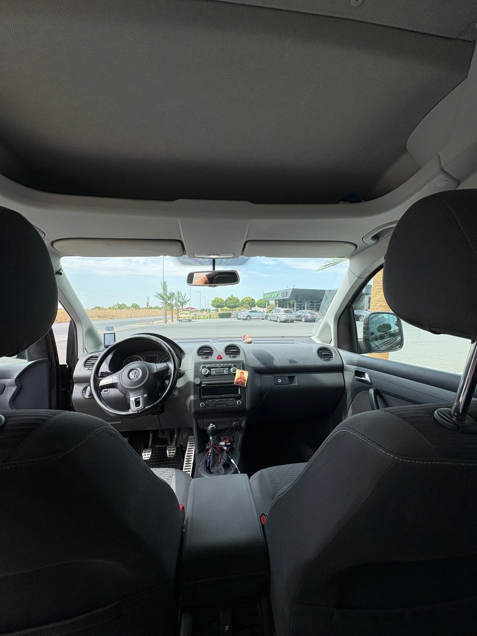 VW Caddy, снимка 8 - Автомобили и джипове - 55875519
