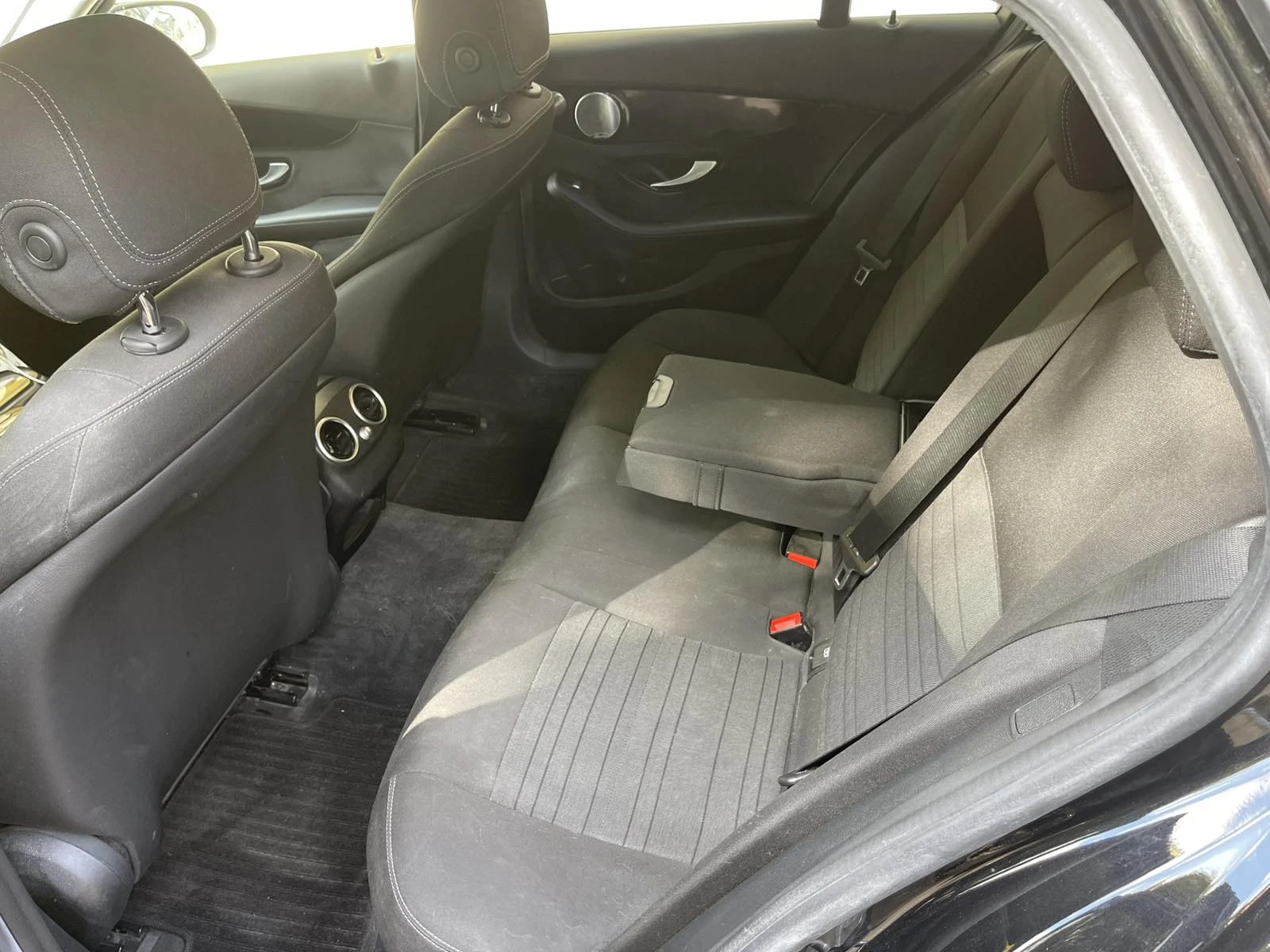 Mercedes-Benz C 300 e Airmatic Burmester Distronic+ Plug-in Hybrid, снимка 14 - Автомобили и джипове - 56054083