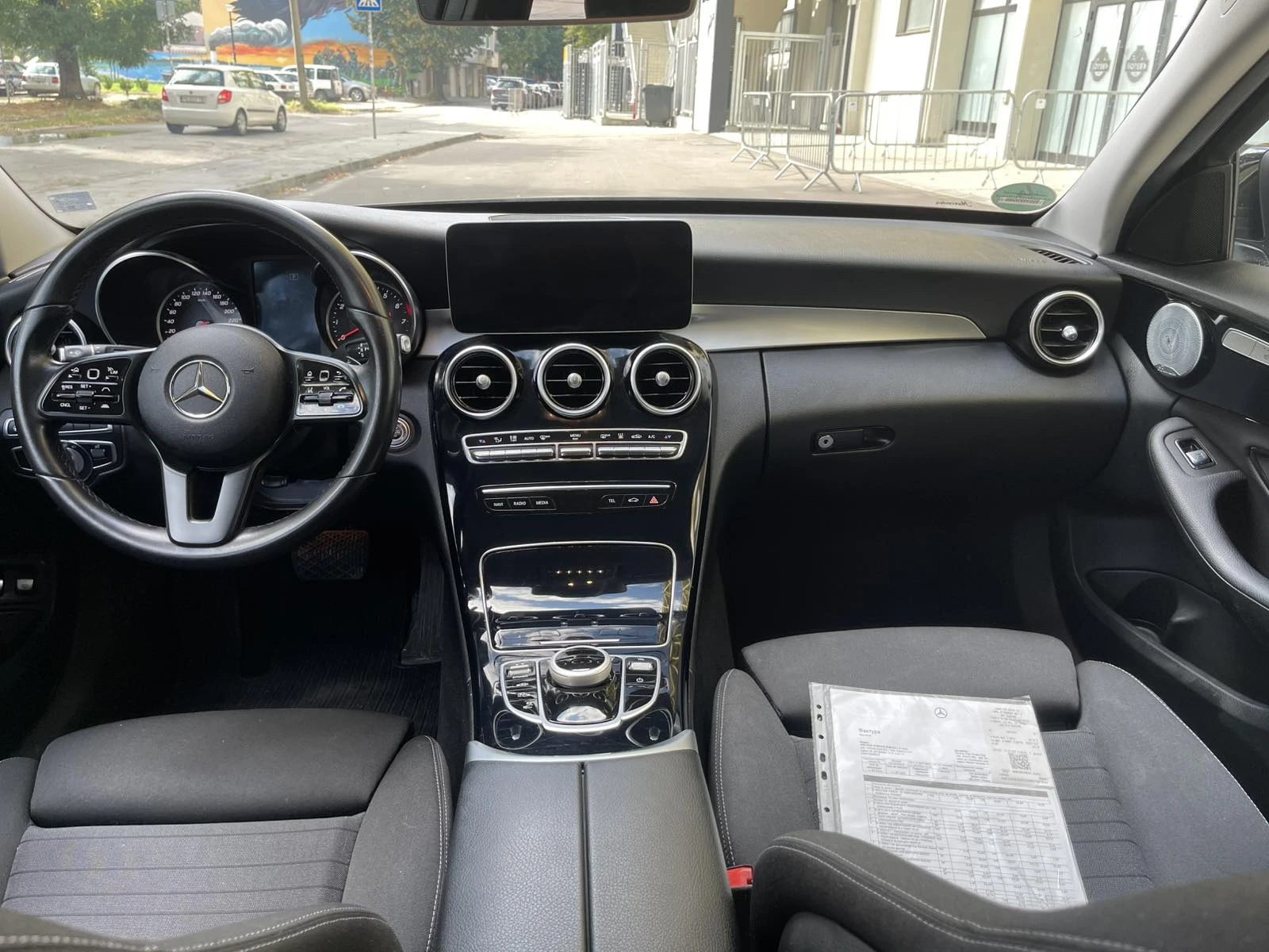 Mercedes-Benz C 300 e Airmatic Burmester Distronic+ Plug-in Hybrid, снимка 15 - Автомобили и джипове - 56054083