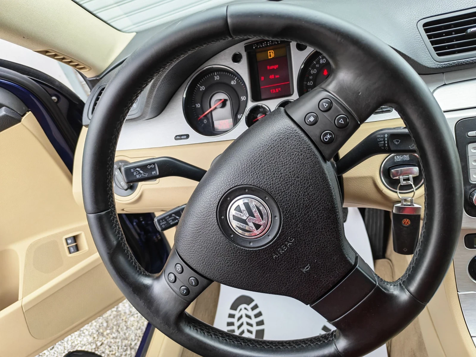 VW Passat 2.0 TDI Highline, снимка 12 - Автомобили и джипове - 56607408