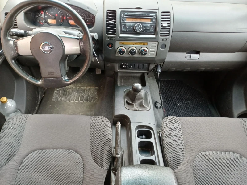 Nissan Navara 2.5/170, снимка 8 - Автомобили и джипове - 52902641
