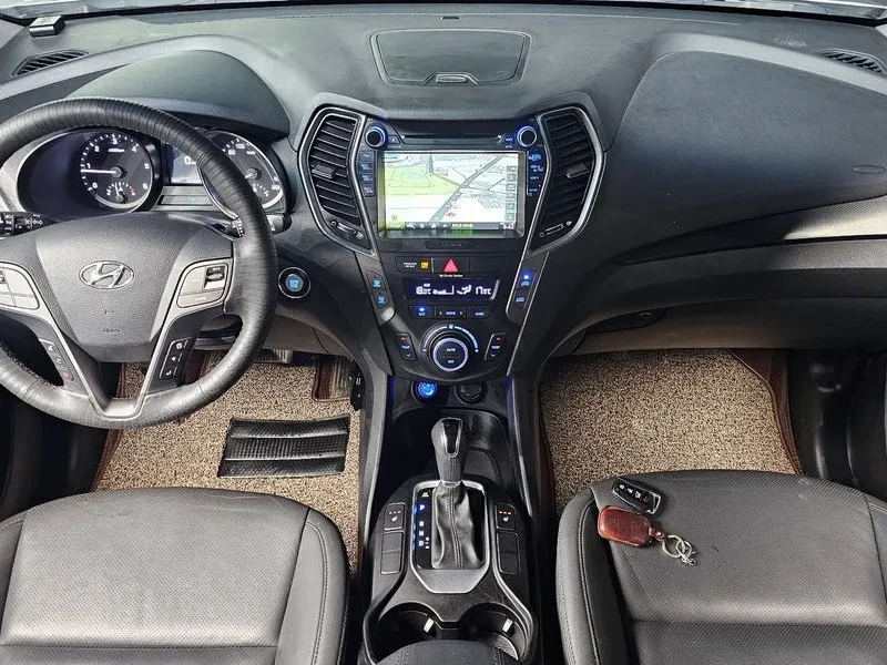 Hyundai Santa fe 2.0 , снимка 7 - Автомобили и джипове - 54256618