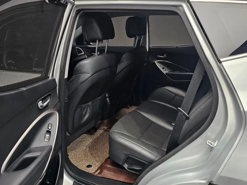Hyundai Santa fe 2.0 , снимка 17 - Автомобили и джипове - 54256618