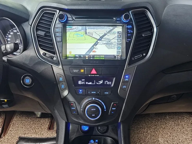 Hyundai Santa fe 2.0 , снимка 15 - Автомобили и джипове - 54256618