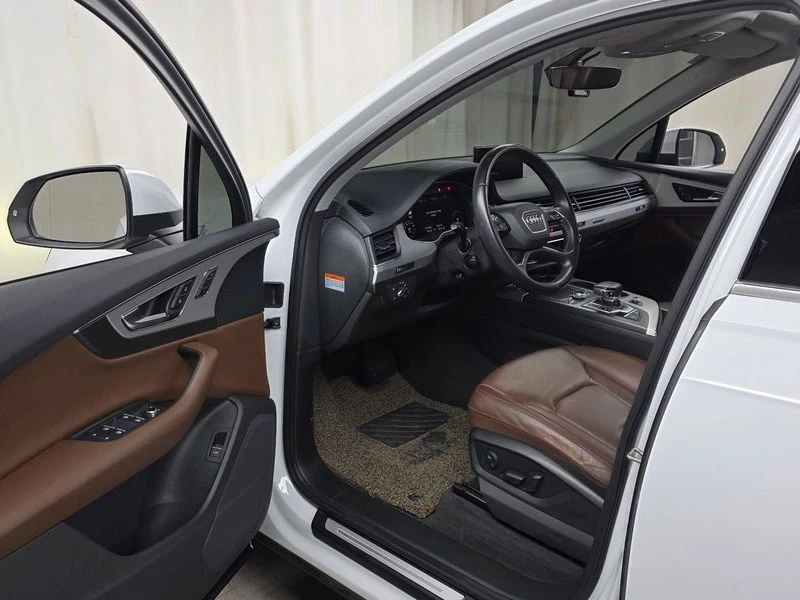 Audi Q7 2.0 CYM Automatic, снимка 5 - Автомобили и джипове - 55462851