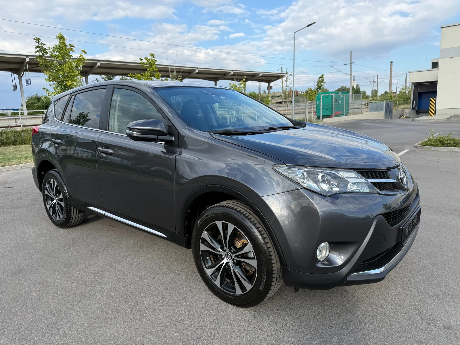 Toyota Rav4 2.0D4D* NAVI* КАМЕРА* КОЖА С АЛКАНТАРА* FULL*  - изображение 3