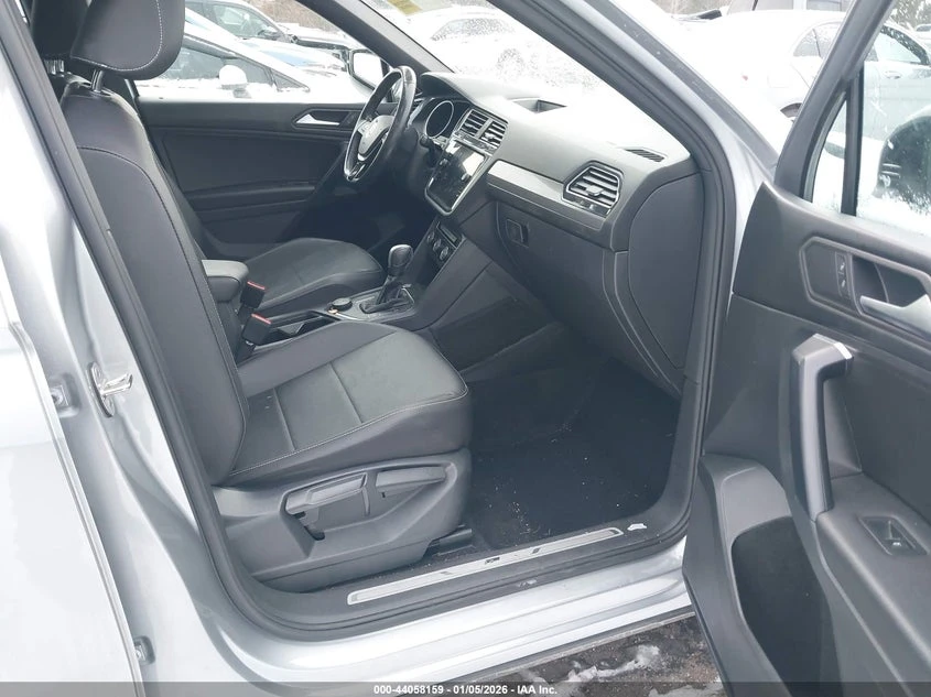 VW Tiguan 2l Volkswagen 2.0T Se/2.0T Se R-Line Black/2.0T Se | Mobile.bg � ����������� 5