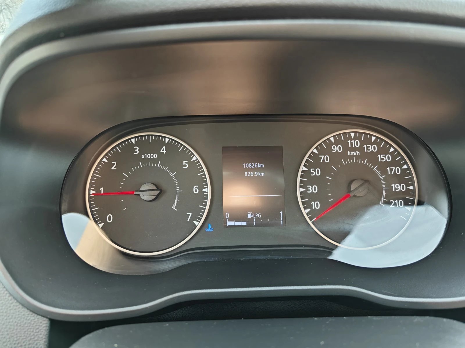 Dacia Duster 1.0 Tce/LPG/100k.c., снимка 17 - Автомобили и джипове - 54213106