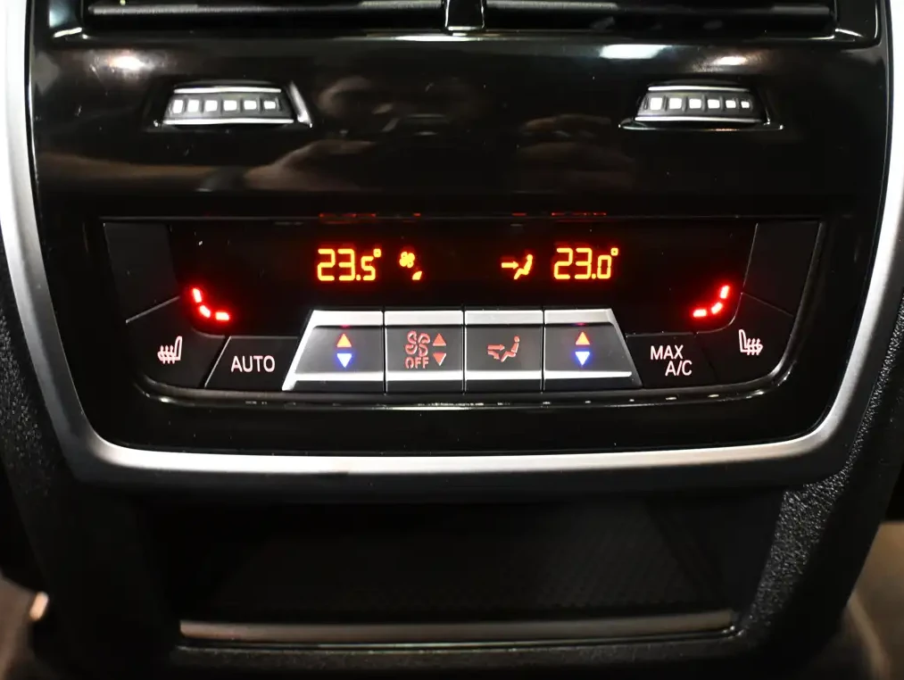 BMW X5 xDrive 40i HUD H&K, снимка 16 - Автомобили и джипове - 55098237
