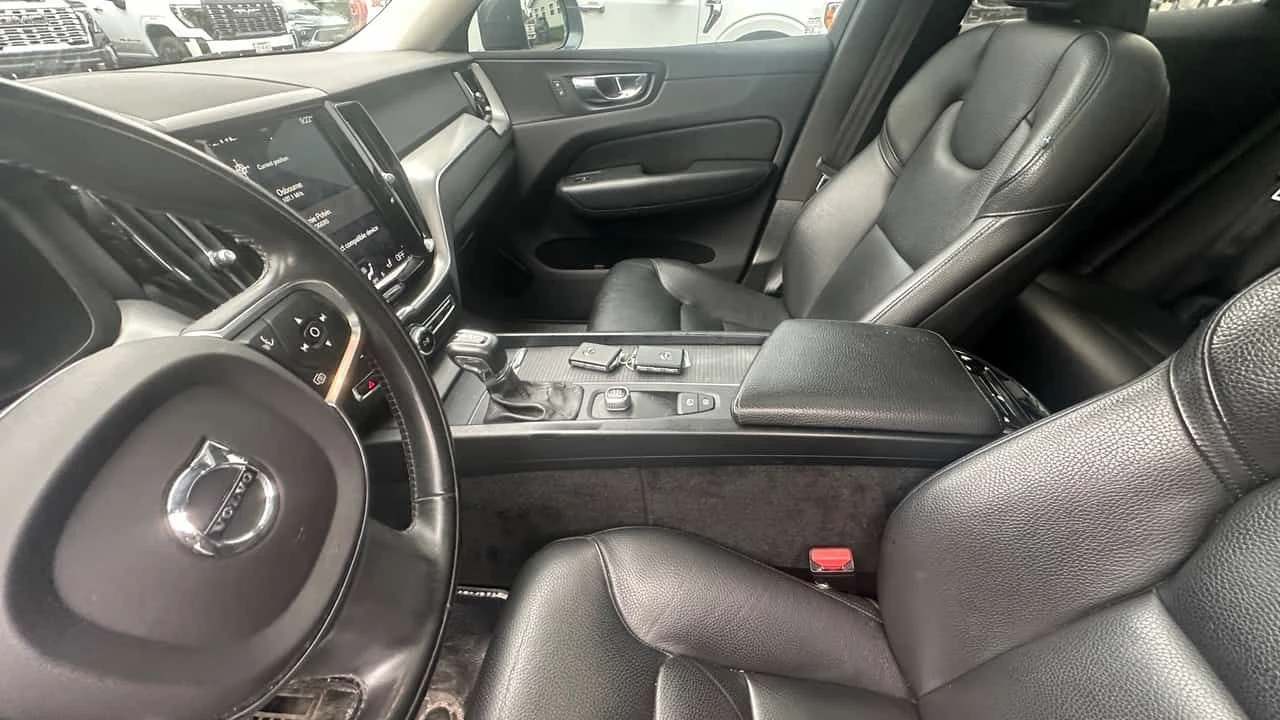 Volvo XC60 MOMENTUM * ПОДГРЕВИ* КАМЕРА* ПАНОРАМА* , снимка 13 - Автомобили и джипове - 55310212