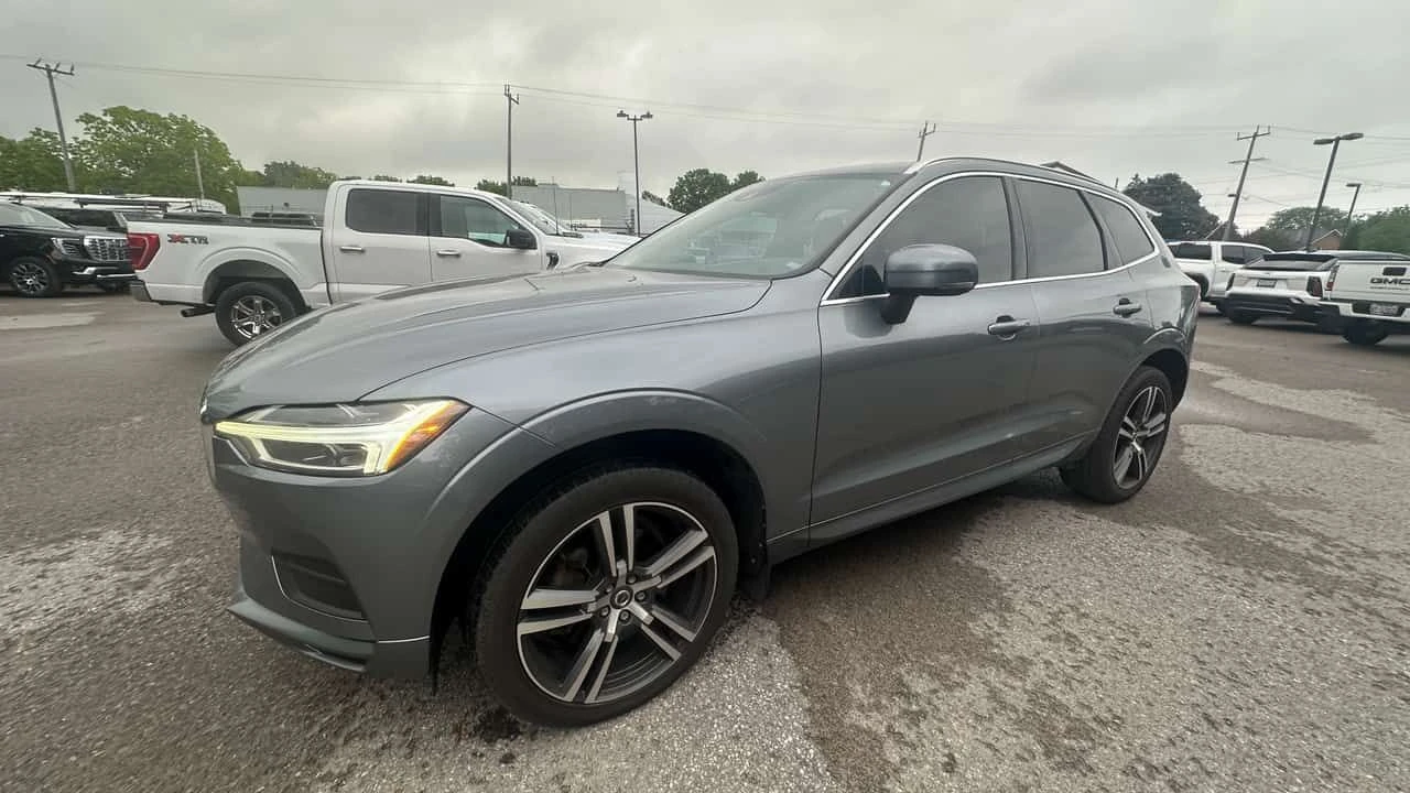 Volvo XC60 MOMENTUM * ПОДГРЕВИ* КАМЕРА* ПАНОРАМА* 