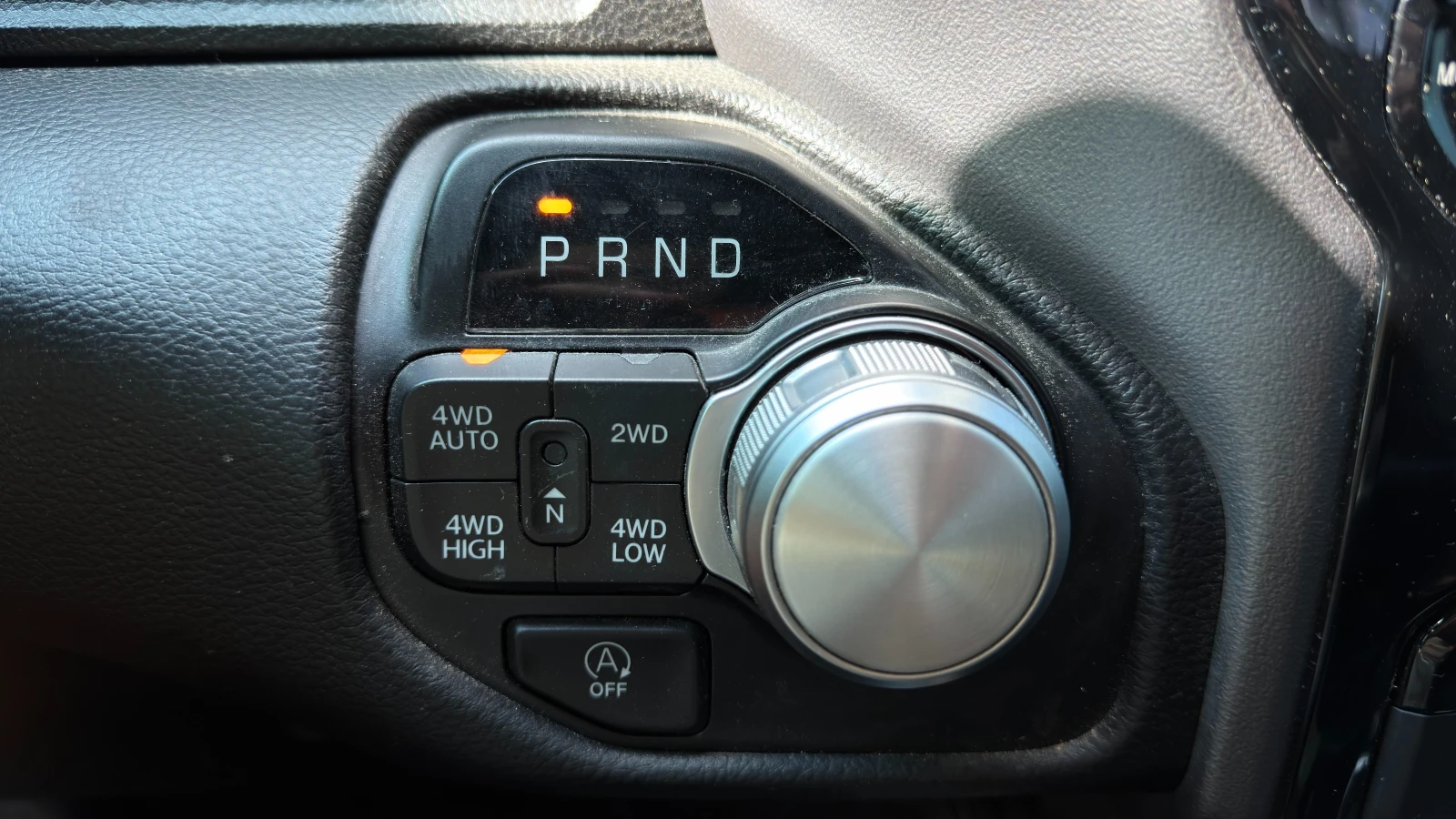 Dodge RAM 1500 5.7 HEMI SPORT* DIGITAL* FULL EXTRA* CAMERA/NAVI* , снимка 16 - Автомобили и джипове - 56172652