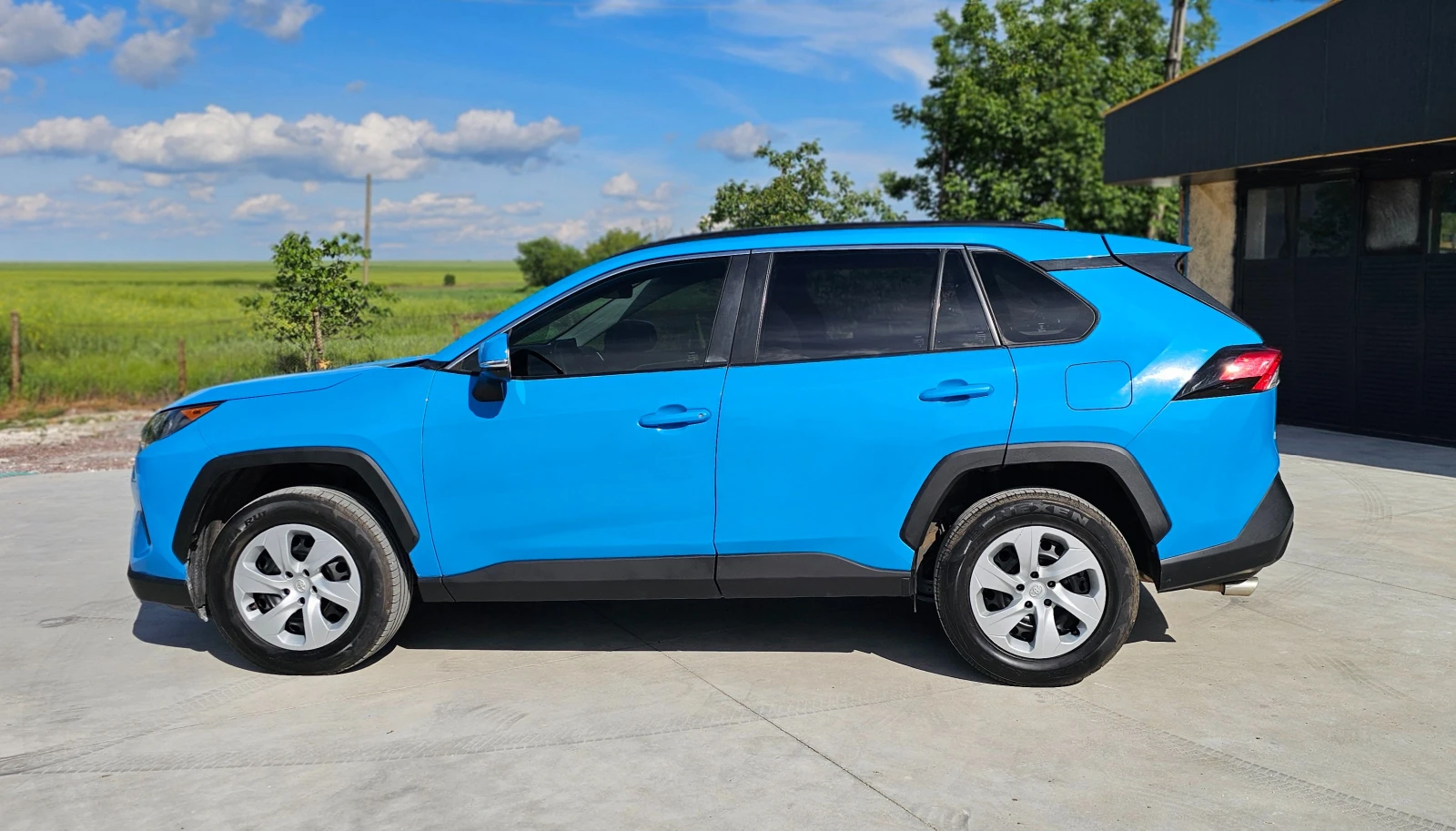 Toyota Rav4 LE, снимка 4 - Автомобили и джипове - 56247202