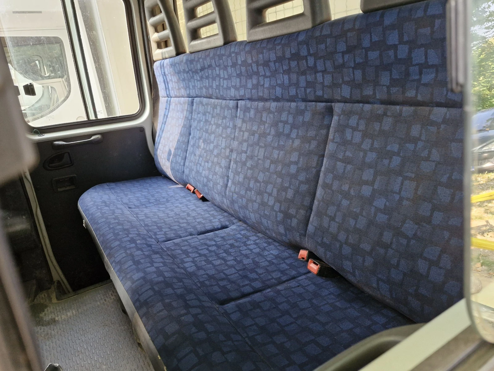 Iveco 35c13 2.8 дизел 126к.с. 4м каса 7 местна двойни гуми  - изображение 10