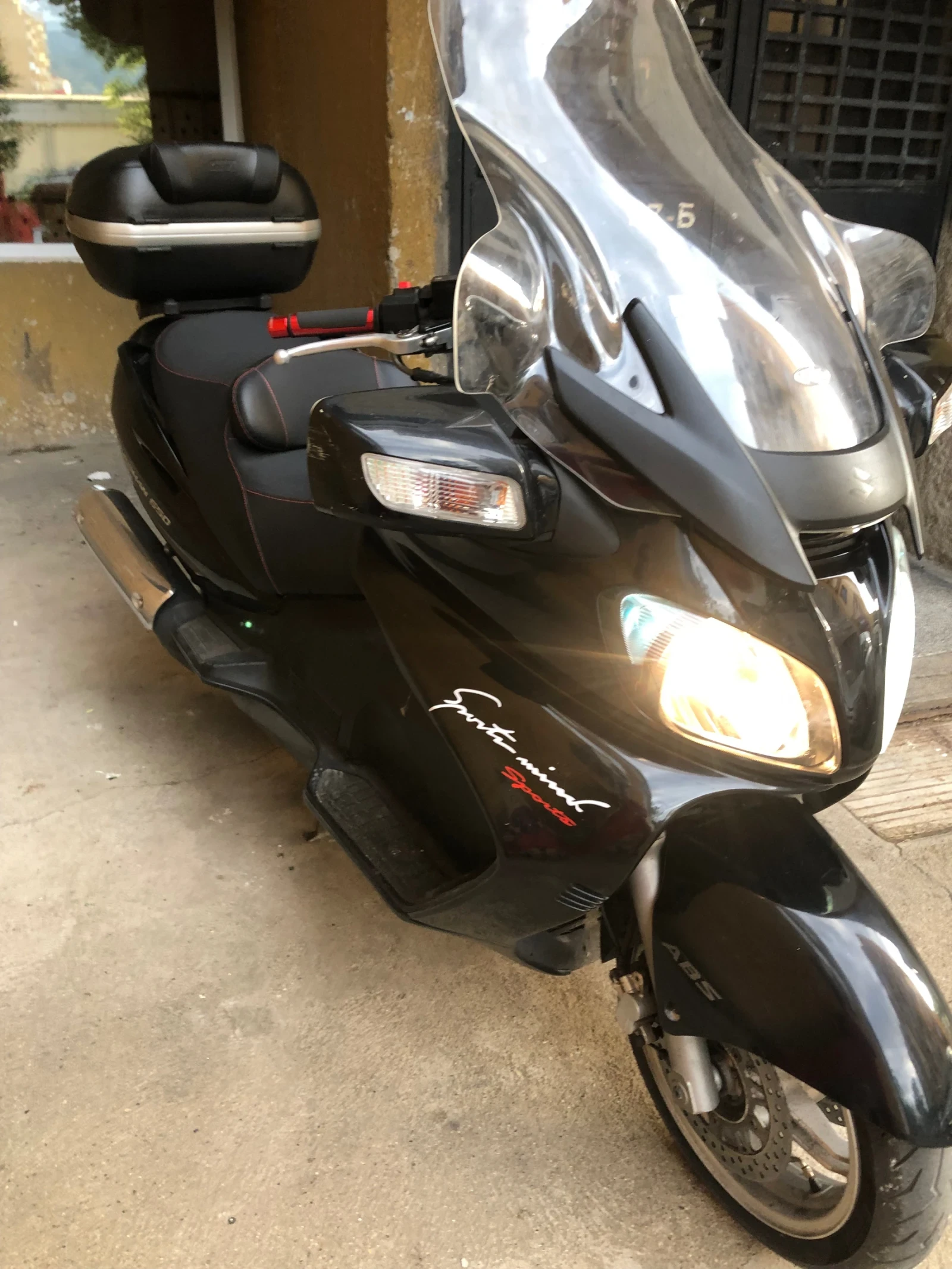 Suzuki Burgman 650 - изображение 2