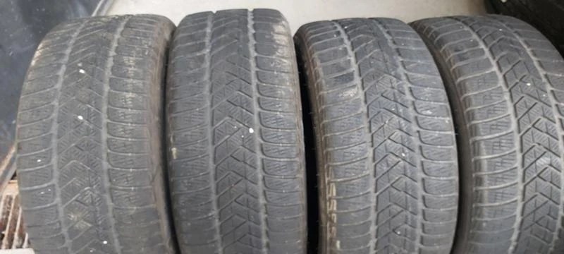 Гуми Зимни 245/40R18, снимка 4 - Гуми и джанти - 32927278