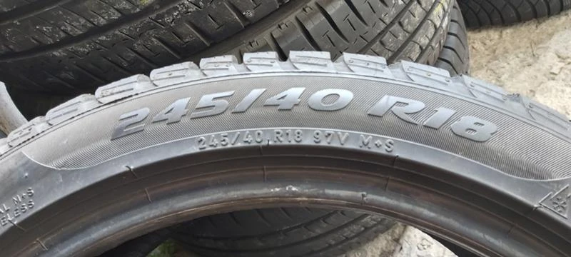 Гуми Зимни 245/40R18, снимка 11 - Гуми и джанти - 32927278