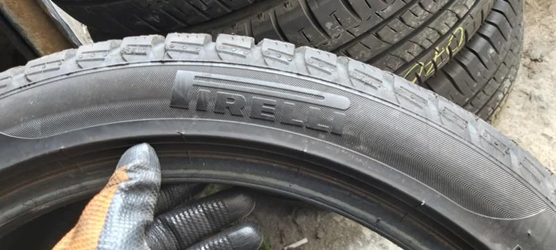 Гуми Зимни 245/40R18, снимка 8 - Гуми и джанти - 32927278