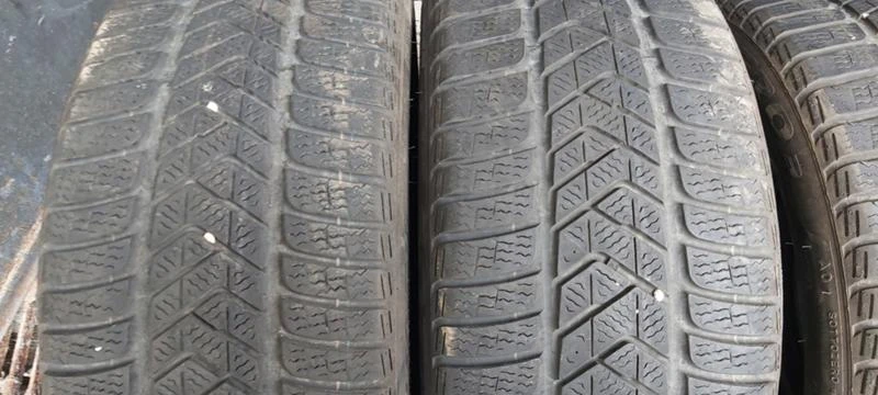 Гуми Зимни 245/40R18, снимка 5 - Гуми и джанти - 32927278