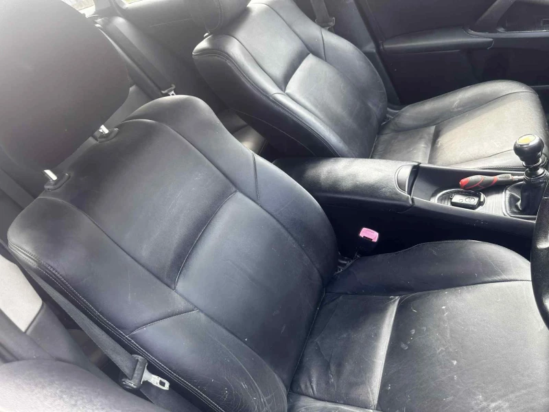 Toyota Avensis 2.0d-4d 126к.с НАВИГАЦИЯ С БГ КАРТА, снимка 11 - Автомобили и джипове - 52982288