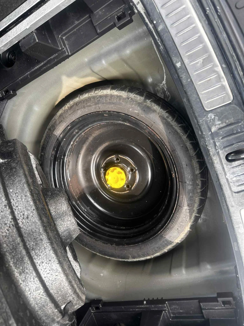 Toyota Avensis 2.0d-4d 126к.с НАВИГАЦИЯ С БГ КАРТА, снимка 8 - Автомобили и джипове - 52982288