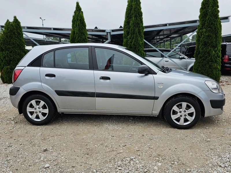 Kia Rio 1.4i КЛИМАТИК РЕАЛНИ КИЛОМЕТРИ, снимка 6 - Автомобили и джипове - 41142728