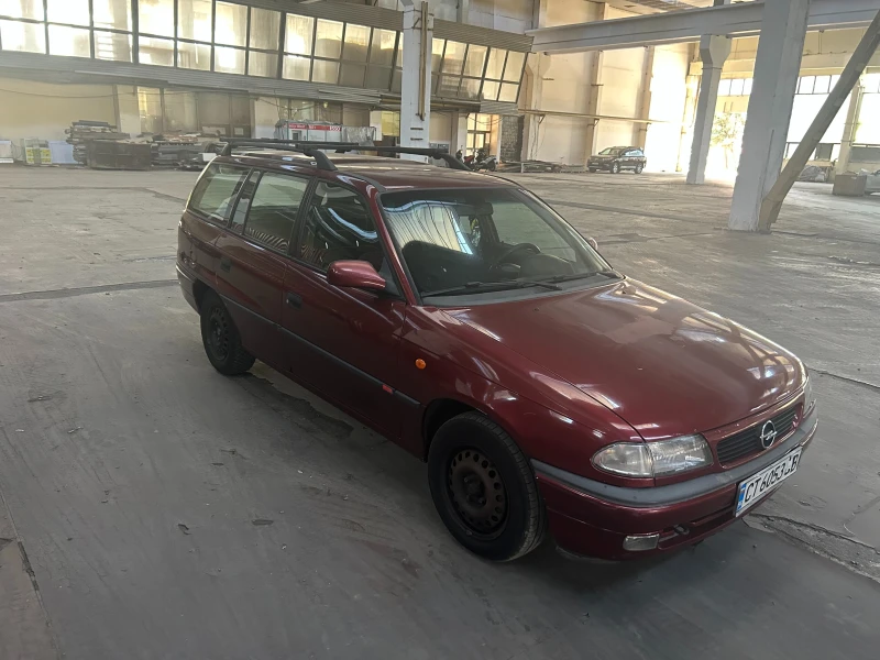 Opel Astra Комби, снимка 1 - Автомобили и джипове - 47362285