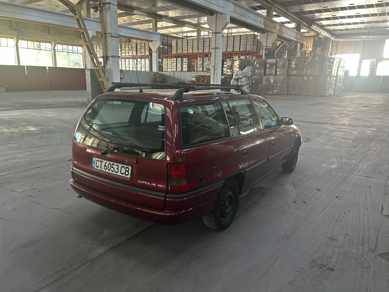 Opel Astra Комби, снимка 5 - Автомобили и джипове - 47362285