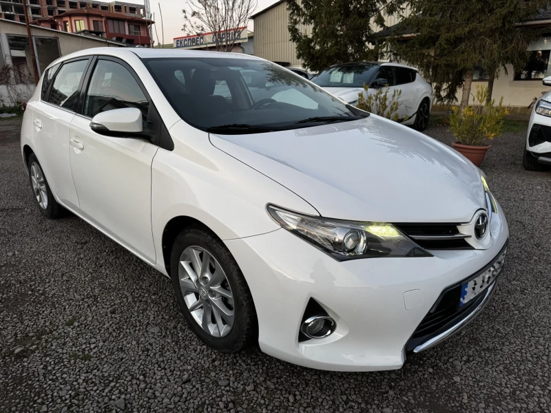 Toyota Auris 1.4 D4D, снимка 9 - Автомобили и джипове - 48537063