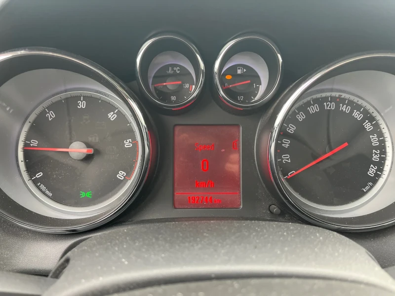 Opel Astra 1.7 CDTI, снимка 8 - Автомобили и джипове - 52652023