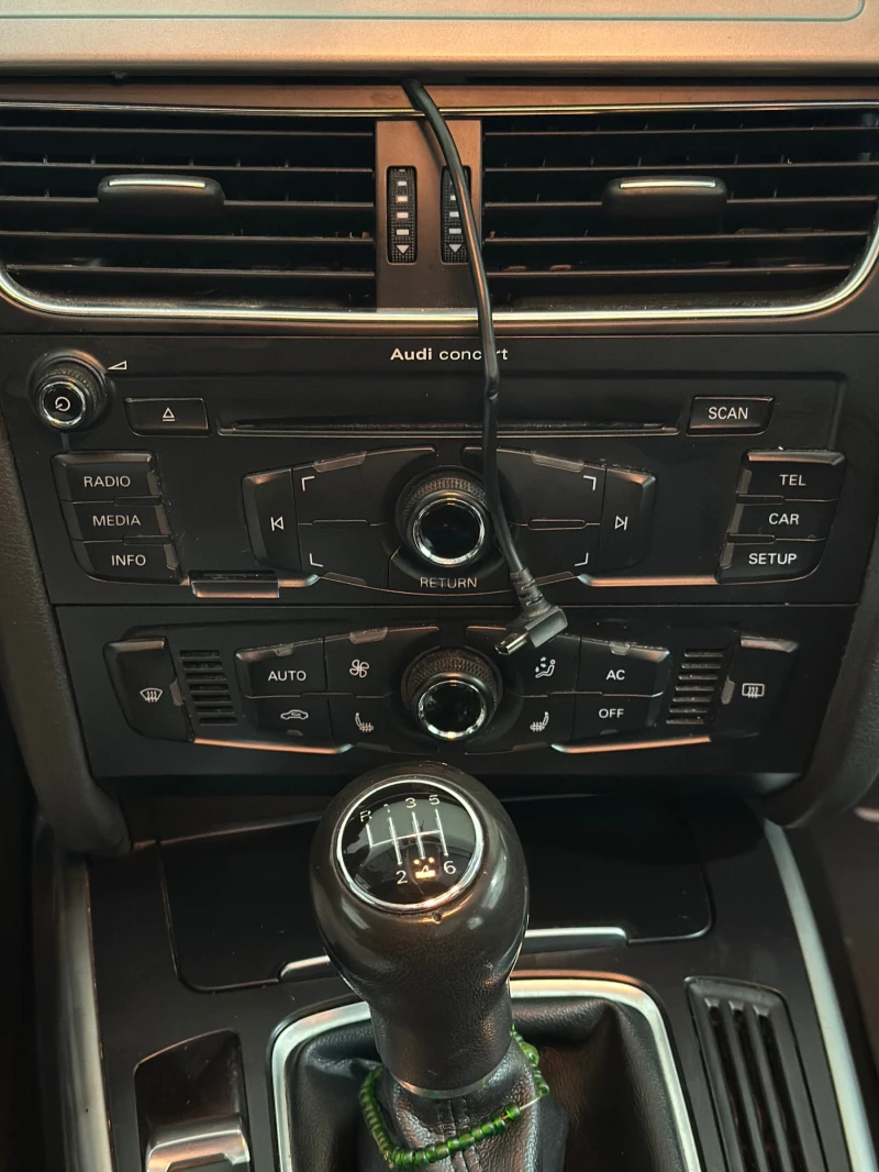 Audi A4 Avant, снимка 10 - Автомобили и джипове - 52721720