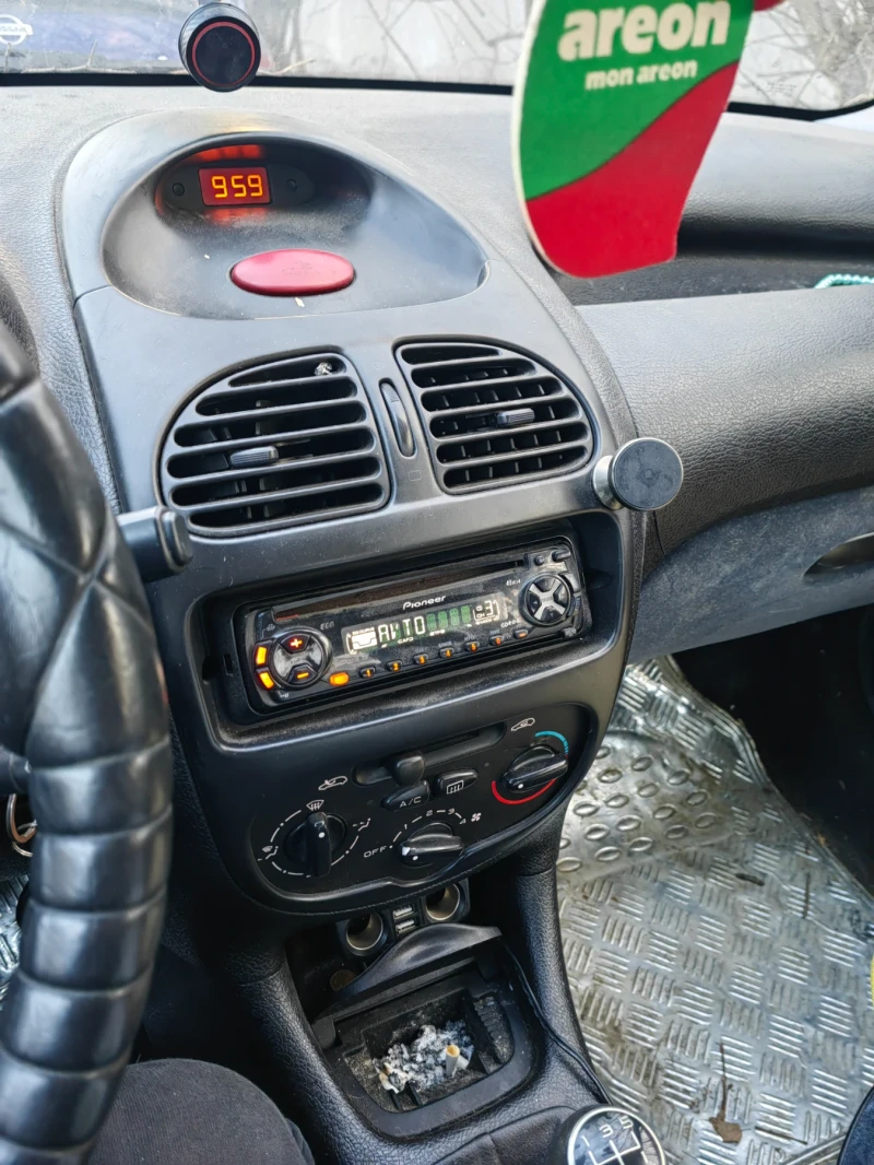 Peugeot 206, снимка 6 - Автомобили и джипове - 53105947