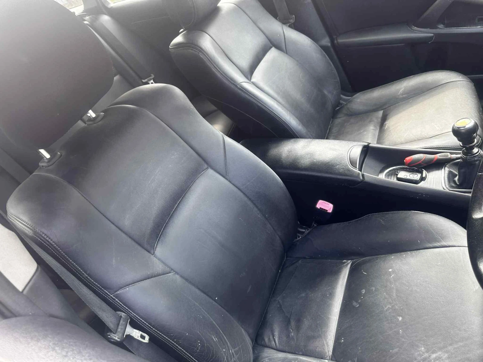 Toyota Avensis 2.0d-4d 126к.с НАВИГАЦИЯ С БГ КАРТА | Mobile.bg — изображение 11