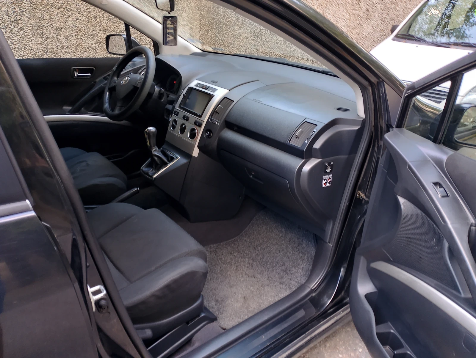 Toyota Corolla verso 1.8 - изображение 8