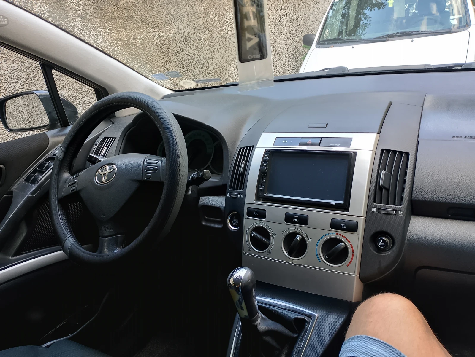 Toyota Corolla verso 1.8 - изображение 9