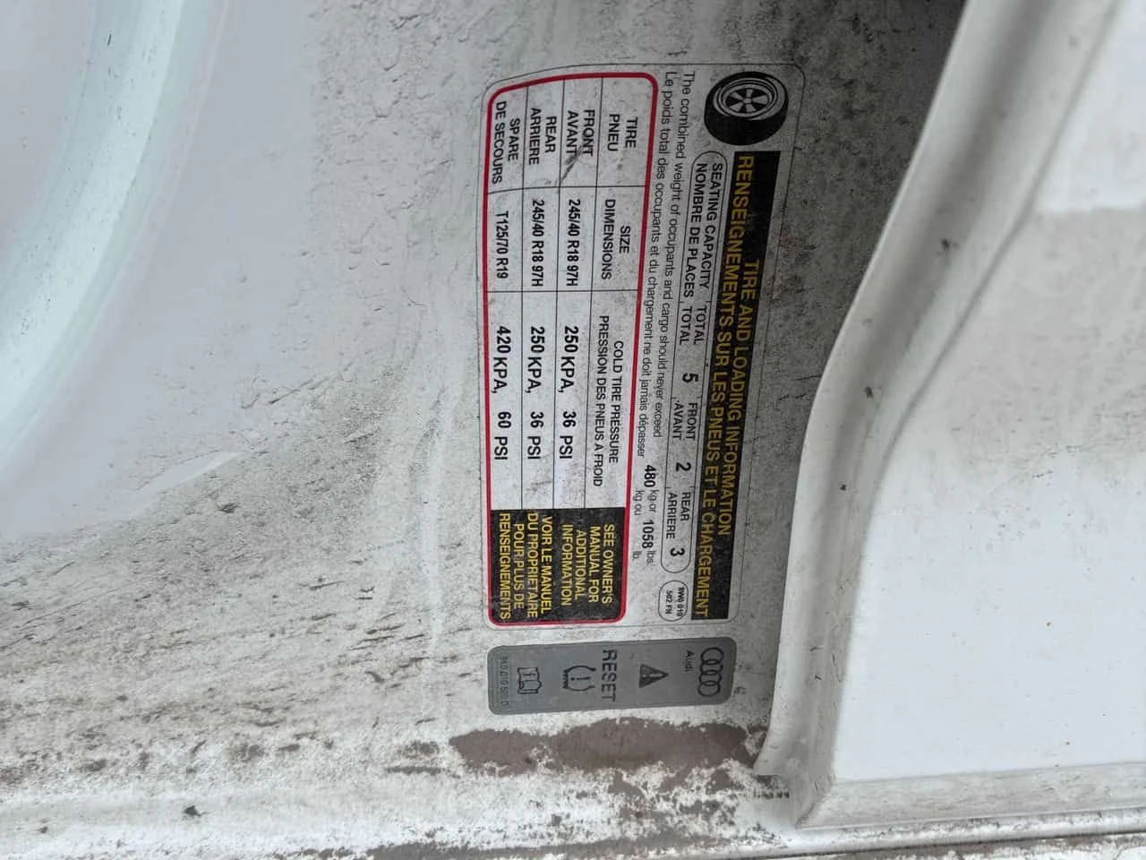 Audi A4 * АВТО КРЕДИТ* ЦЕНА ДО БГ * СЕРВИЗНА ИСТОРИЯ * , снимка 13 - Автомобили и джипове - 53733927