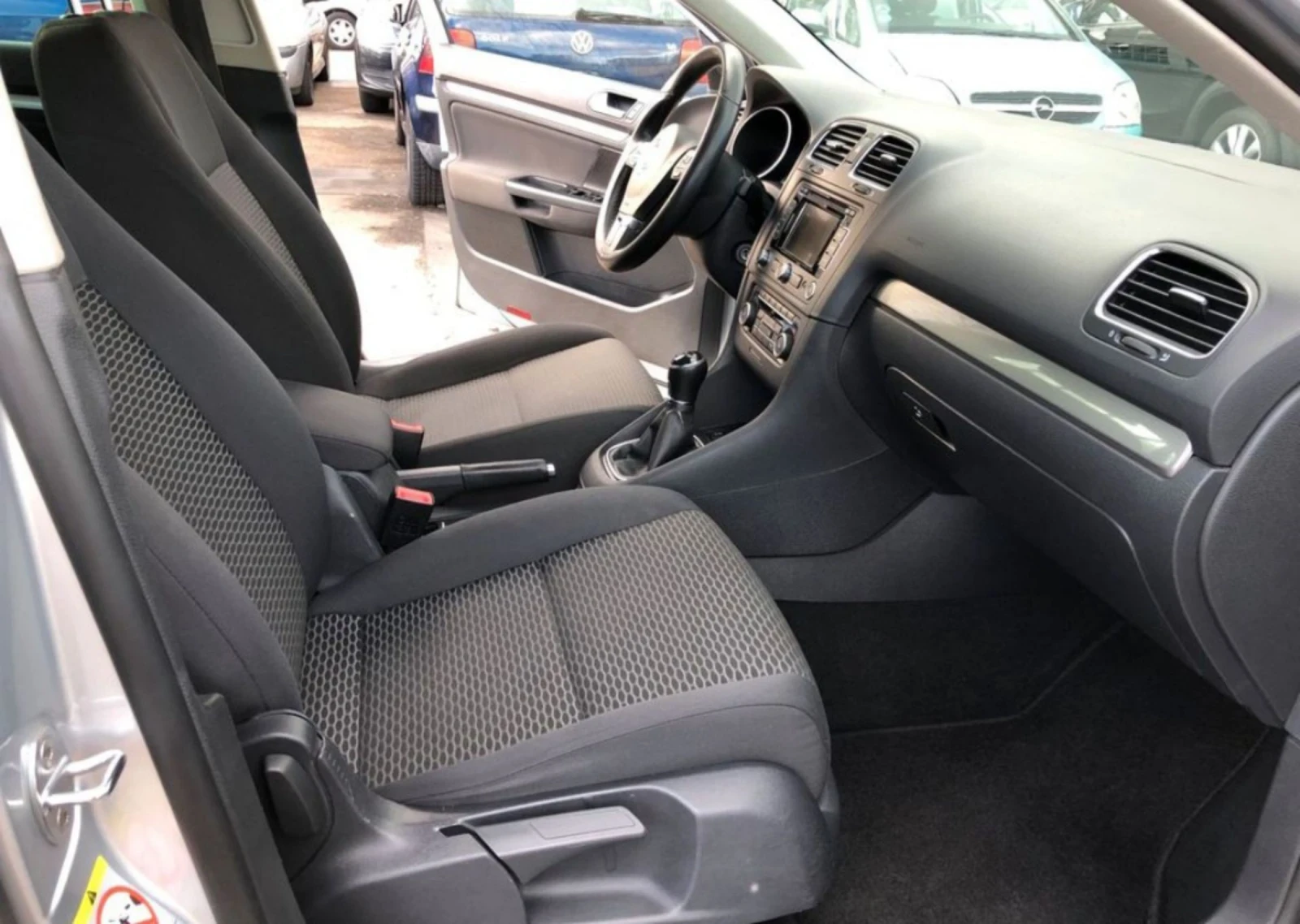 VW Golf, снимка 14 - Автомобили и джипове - 54069220