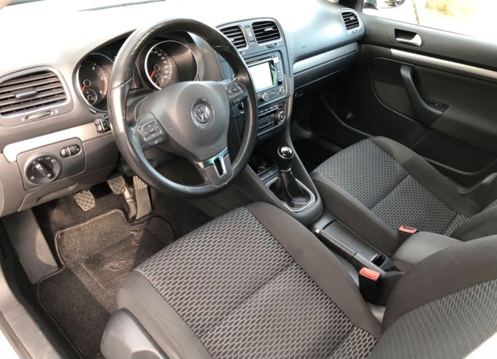 VW Golf, снимка 12 - Автомобили и джипове - 54069220