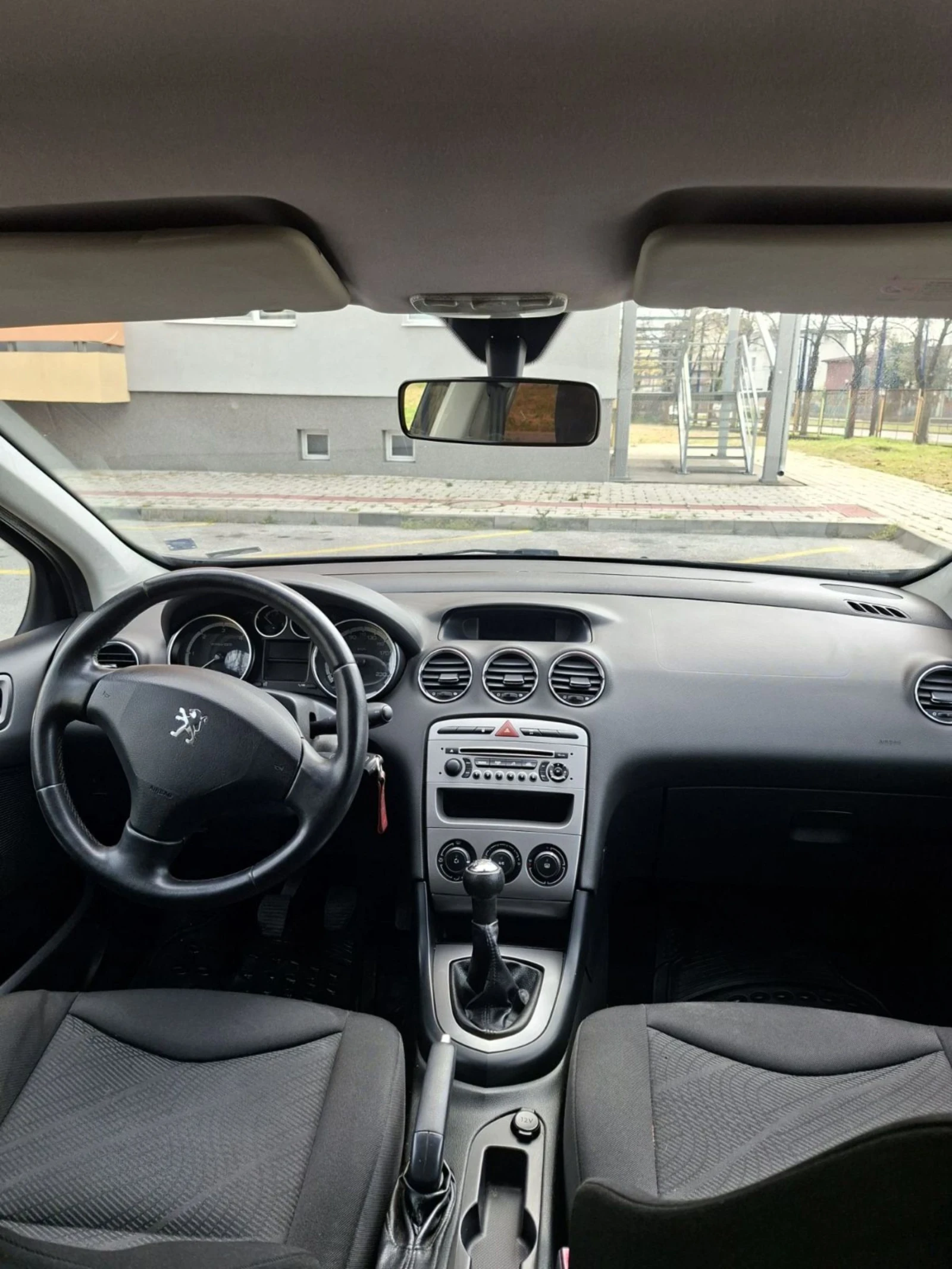 Peugeot 308 1.6 HDI, снимка 15 - Автомобили и джипове - 54717432
