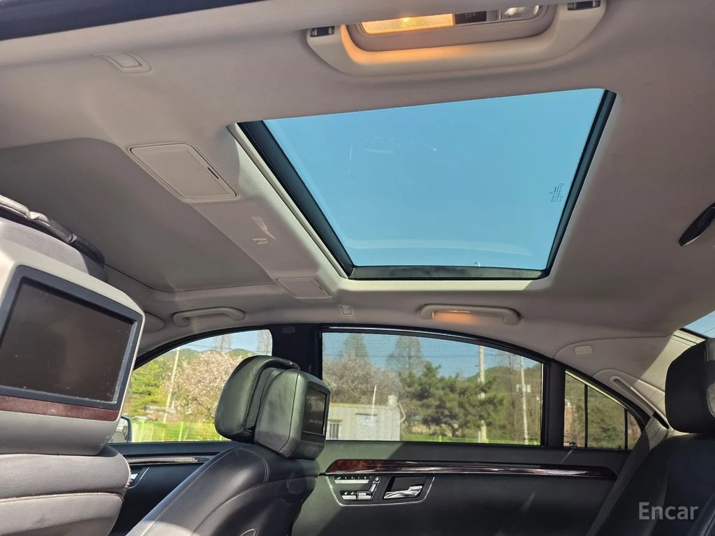Mercedes-Benz S 500 5.5* V8* FACELIFT* NIGHT* VISION* ДИСТРОНИК* ОБДУХ, снимка 12 - Автомобили и джипове - 54742890