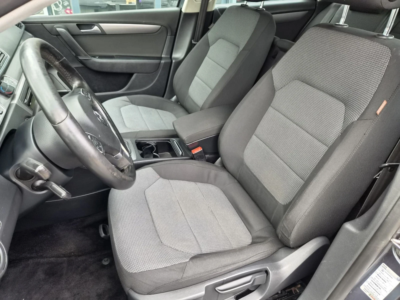 VW Passat 2.0 TDI, снимка 8 - Автомобили и джипове - 54750112