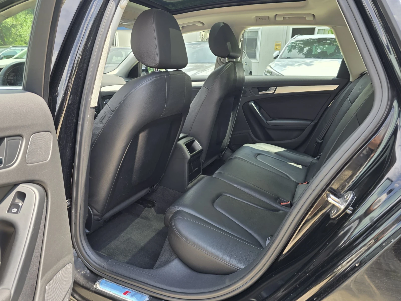 Audi A4 2.0TDI 143к.с S-LINE Панорама , снимка 12 - Автомобили и джипове - 54800523