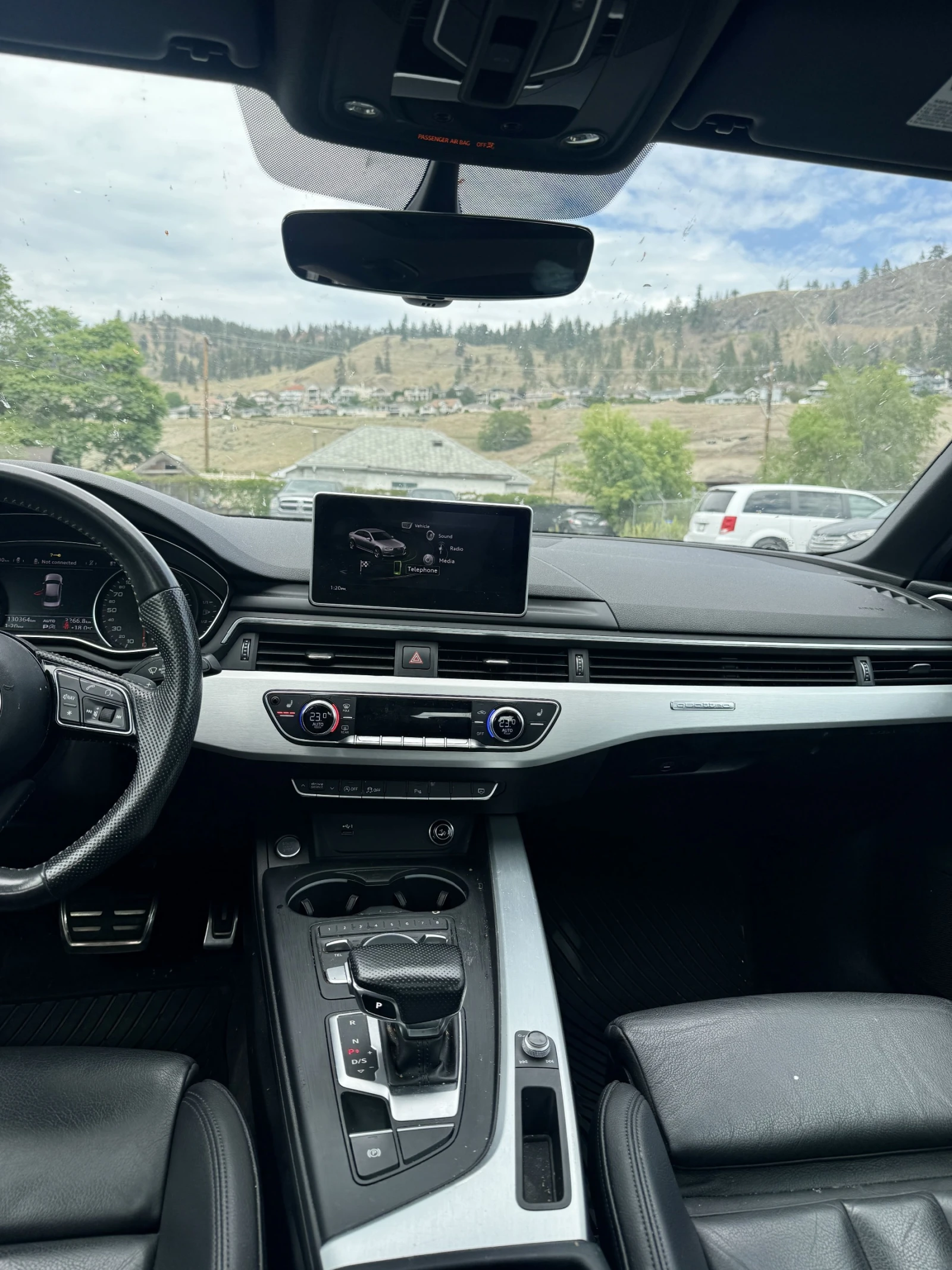 Audi A4 PROGRESSIV * Keyless Go * CARFAX * АВТО КРЕДИТ * , снимка 13 - Автомобили и джипове - 54825930