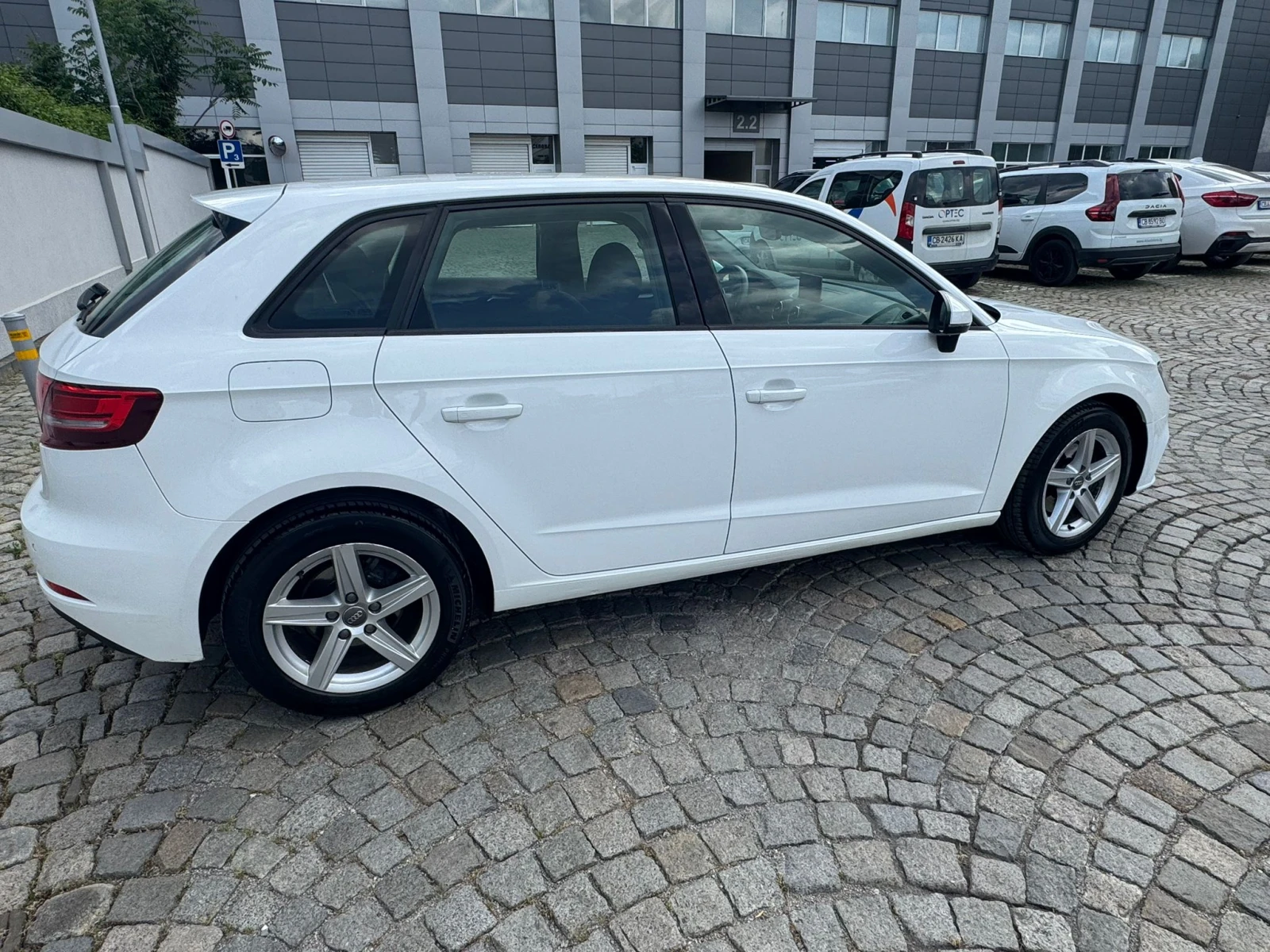 Audi A3 Sportback, снимка 5 - Автомобили и джипове - 54836878