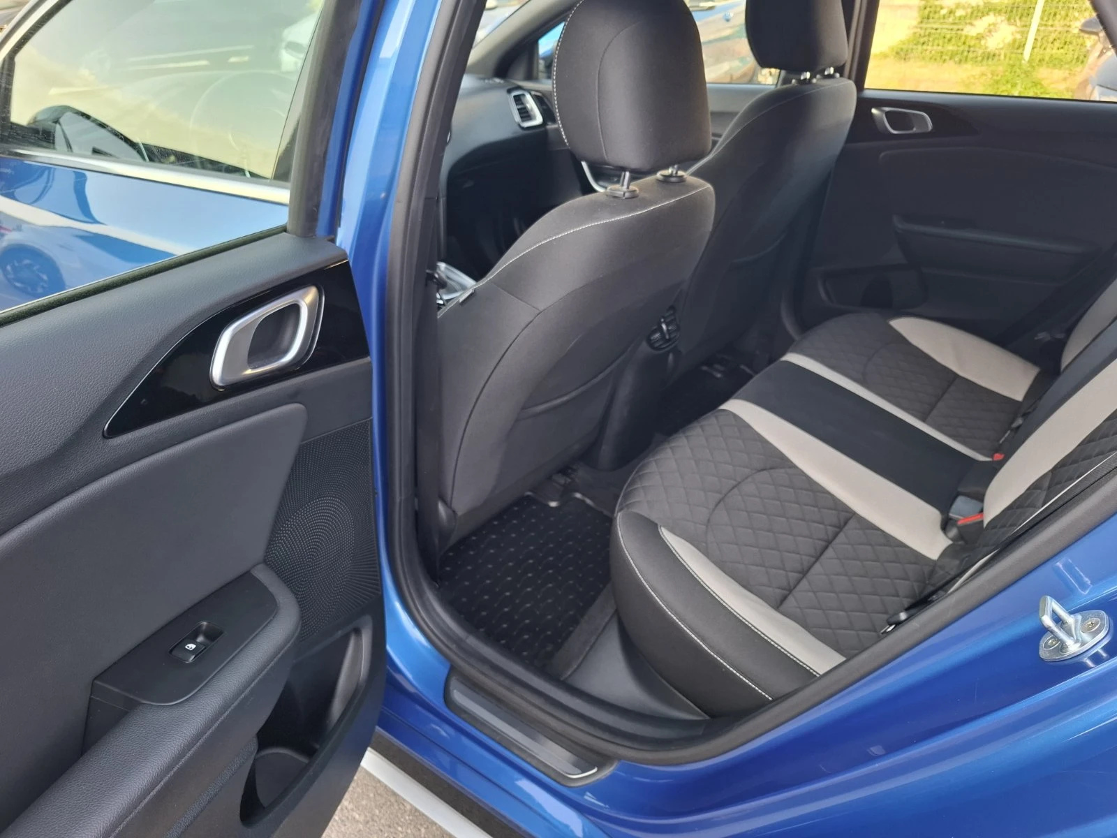 Kia Pro ceed 1.4 T-gdi SX Гаранция, снимка 7 - Автомобили и джипове - 55936420