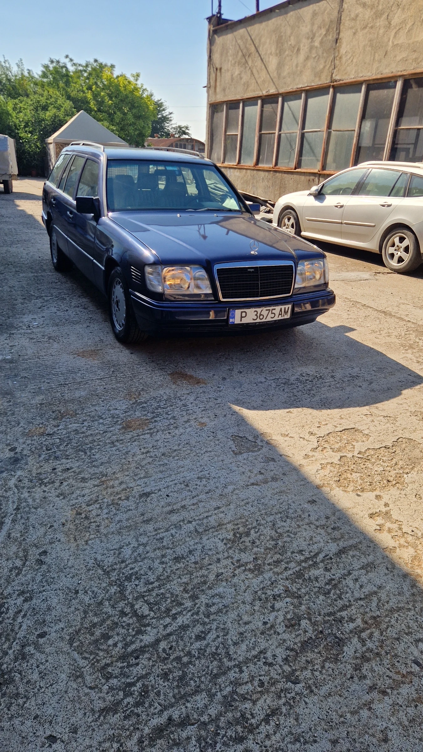 Mercedes-Benz E 250, снимка 3 - Автомобили и джипове - 55990721